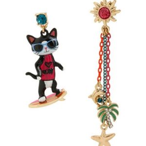♥️ Betsey Johnson cat earrings